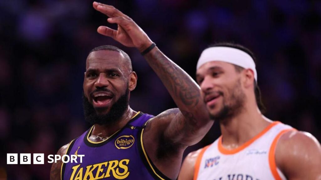 LeBron James celebrating against the New York Knicks